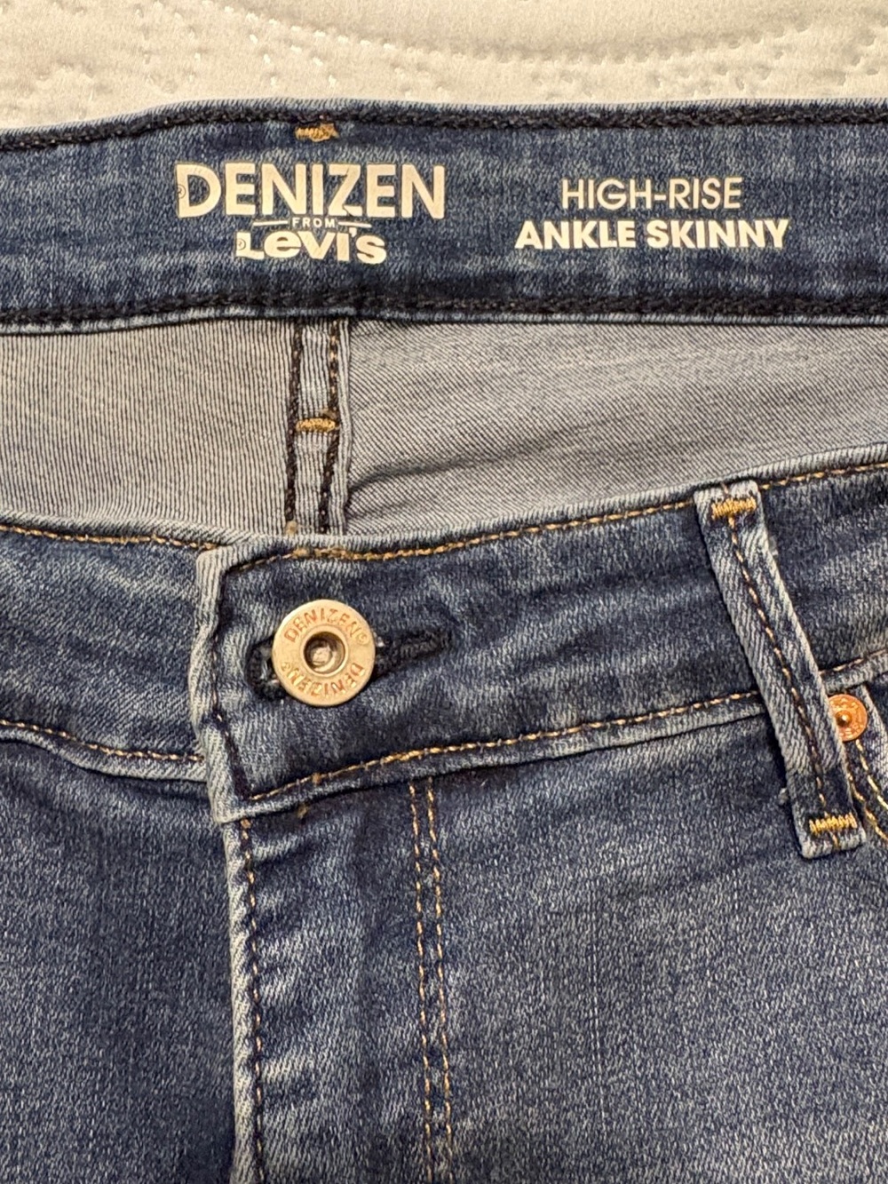 Levi's Women’s Denizen Medium Blue Skinny/Ankle Jeans With Stretch